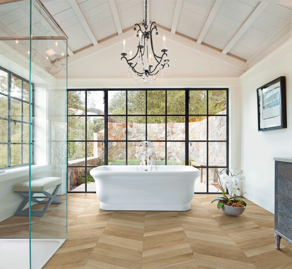 Gres porcelanowy Marazzi Treverksoul drewno w minimalistycznym wnętrzu