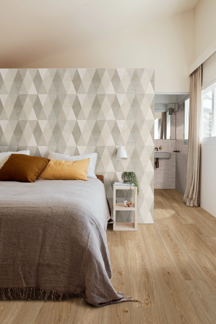 Gres porcelanowy Marazzi Limestone Wall beton w luksusowym salonie