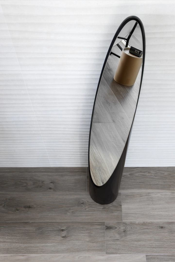 Gres Marazzi Stone_art efekt kamień naturalny w nowoczesnym salonie