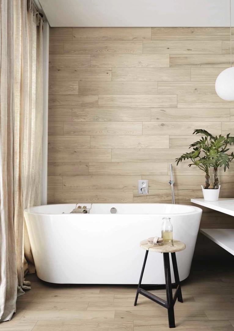 Płytki Marazzi Treverklook efekt drewno w nowoczesnej aranżacji salonu
