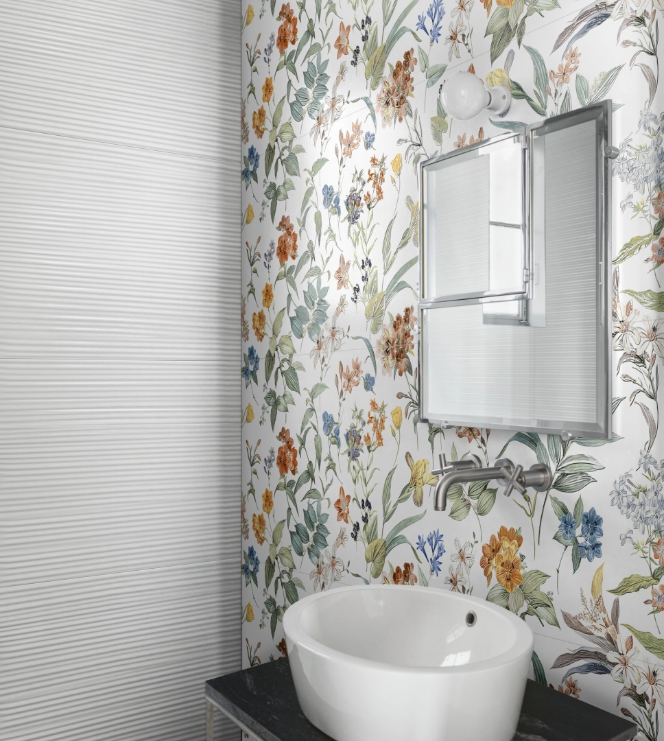 Marazzi White Deco – gres imitujący kolor w jasnym, przestronnym salonie