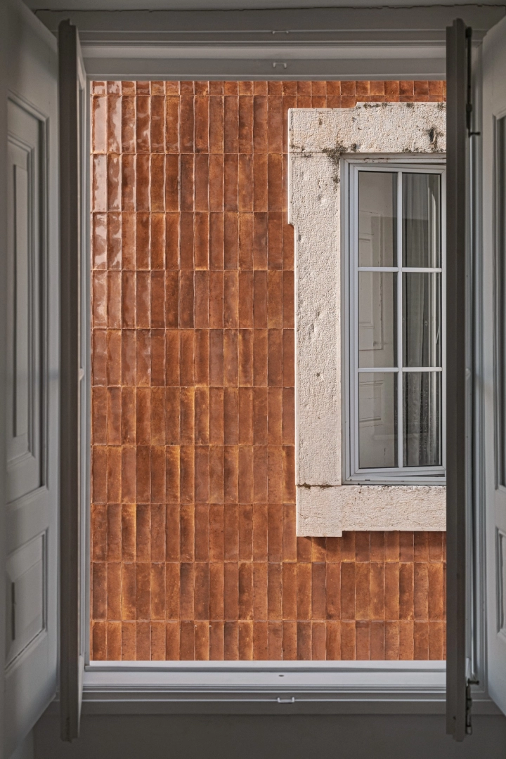 Płytki Marazzi Lume efekt cegła w nowoczesnej aranżacji salonu
