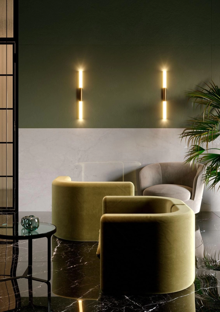 Wielkoformatowy gres Marazzi Grande Resin Look efekt żywica w salonie z kominkiem