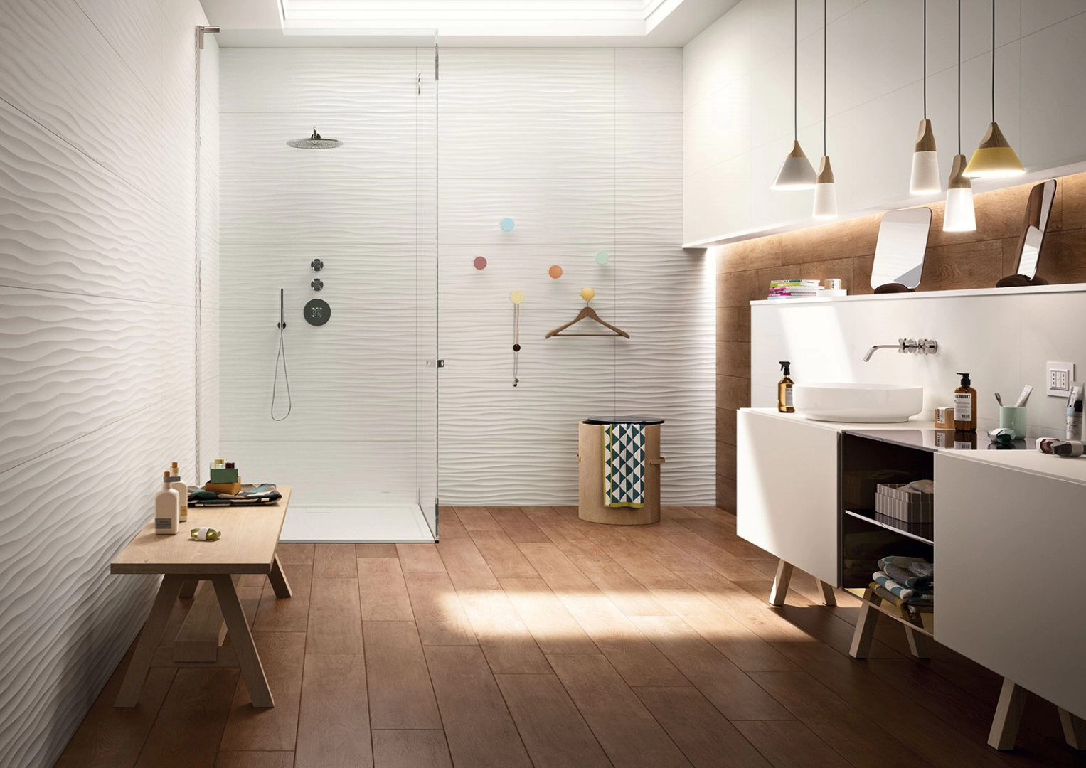 Płytki Marazzi Essenziale imitujące kolor w eleganckim holu i salonie
