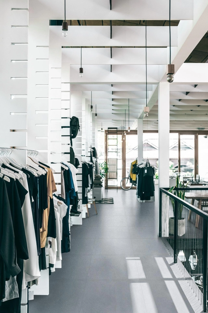 Płytki Marazzi Market New efekt beton w nowoczesnej aranżacji salonu