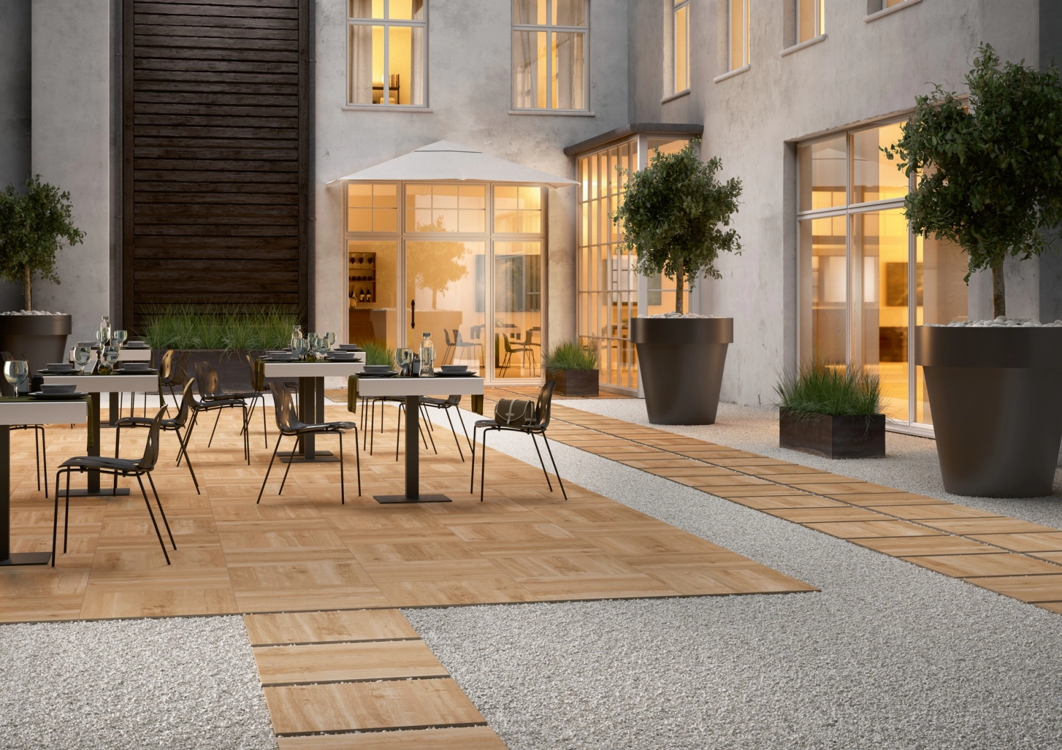 Gres Marazzi Treverkhome efekt drewno w przestronnym salonie z oknami tarasowymi