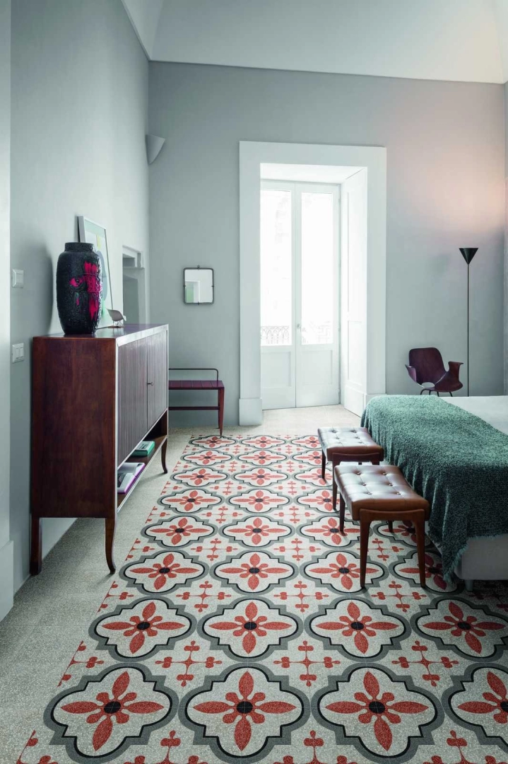 Marazzi D_segni Scaglie gres o efekcie terrazzo na podłodze w nowoczesnym domu