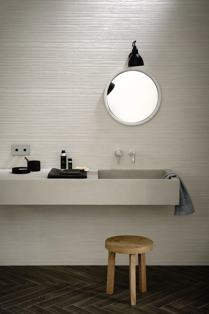 Gres porcelanowy Marazzi Materika beton w minimalistycznym wnętrzu