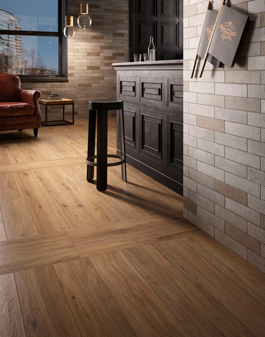 Gres porcelanowy Marazzi Treverktrend drewno w minimalistycznym wnętrzu