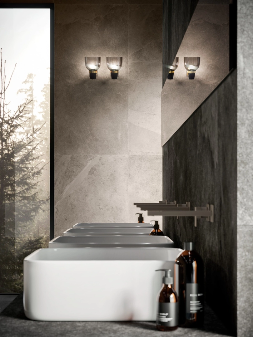 Gres Marazzi Mystone Ardesia efekt kamień naturalny w przestronnym salonie z oknami tarasowymi