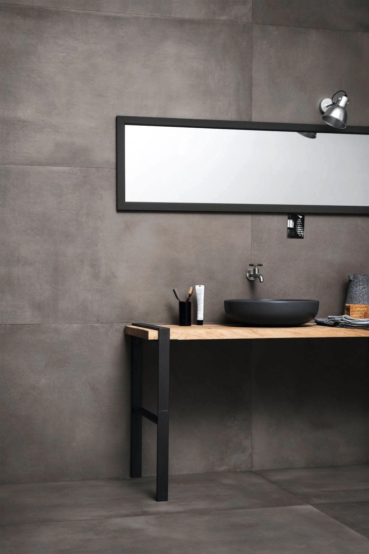 Gres Marazzi Powder efekt beton w minimalistycznym salonie