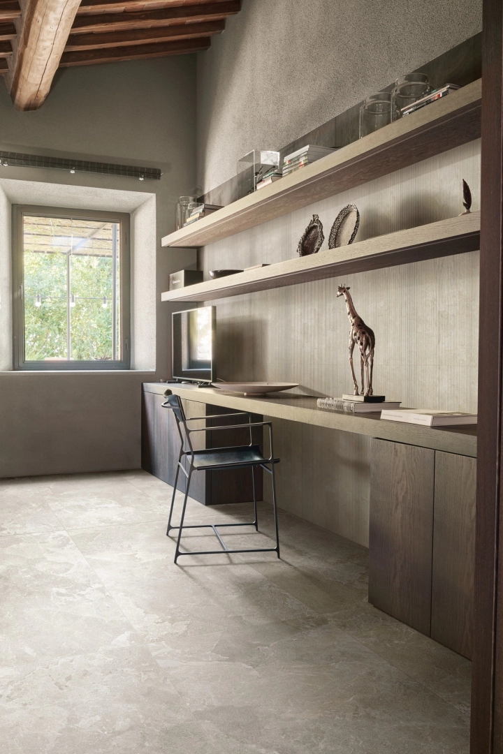 Gres porcelanowy Marazzi Mystone Pietra Ligure kamień naturalny w luksusowym salonie