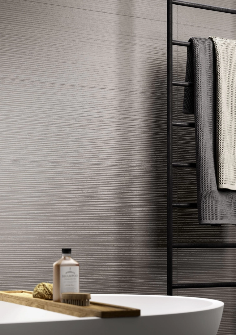 Gres Marazzi Materika efekt beton w nowoczesnym salonie