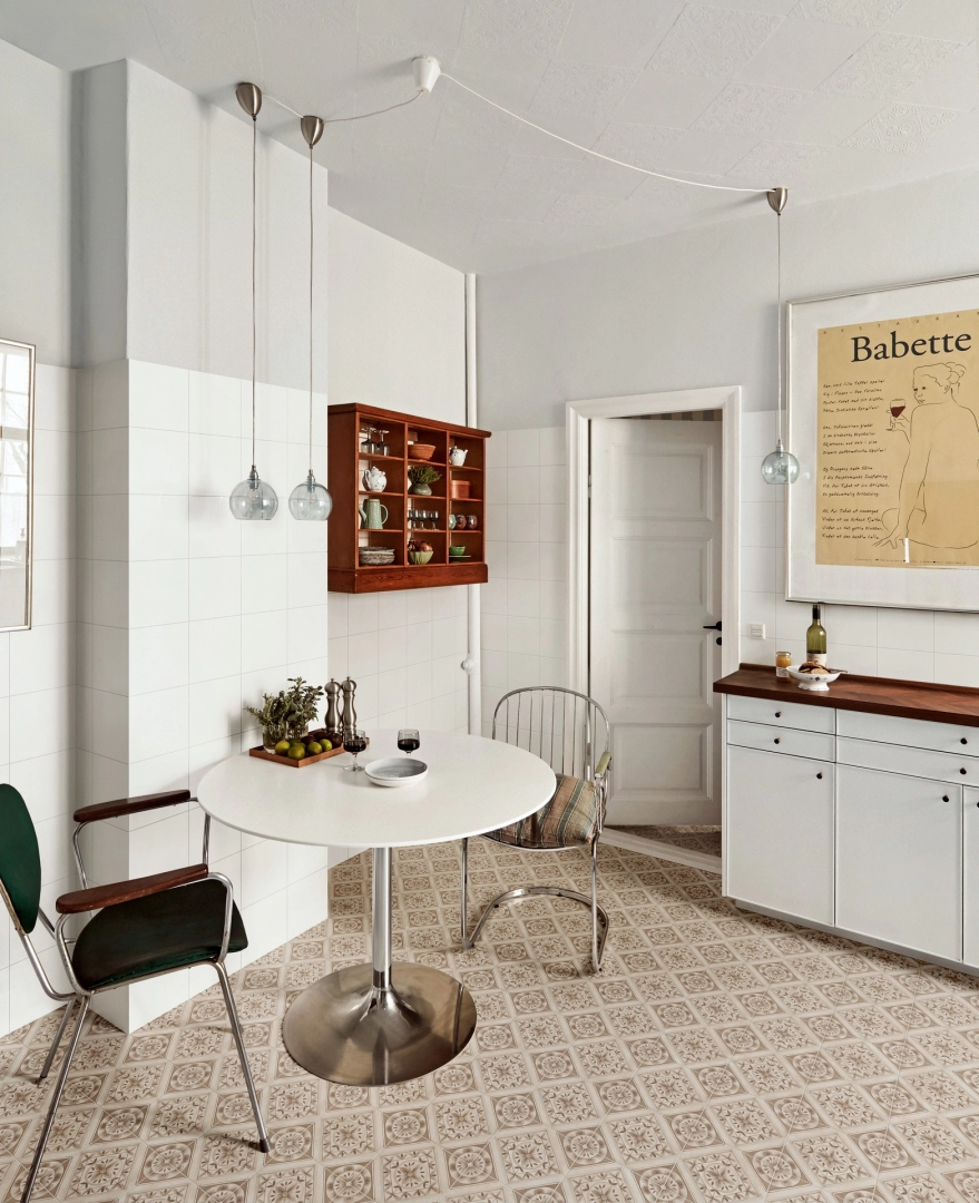 Marazzi Artcraft gres o efekcie terakoty na podłodze w nowoczesnym domu