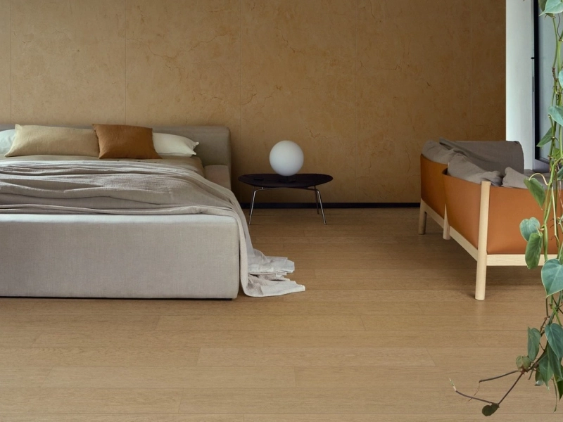 Marazzi Intrecci gres o efekcie drewna na podłodze w nowoczesnym domu