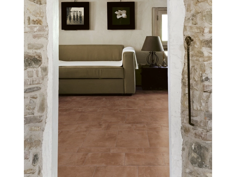 Marazzi Cotti D'italia gres o efekcie terakoty w nowoczesnym apartamencie