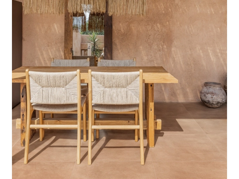 Gres porcelanowy Marazzi Slow terakota w minimalistycznym wnętrzu