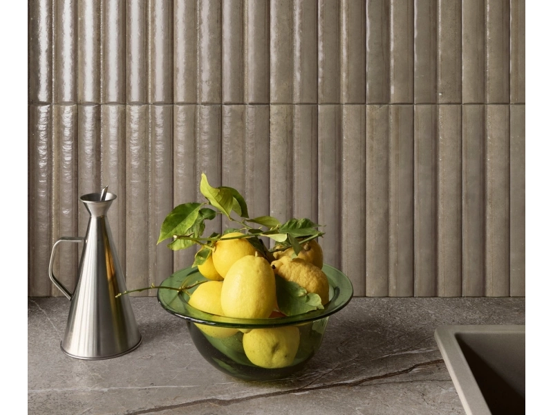 Gres porcelanowy Marazzi Lume cegła w minimalistycznym wnętrzu