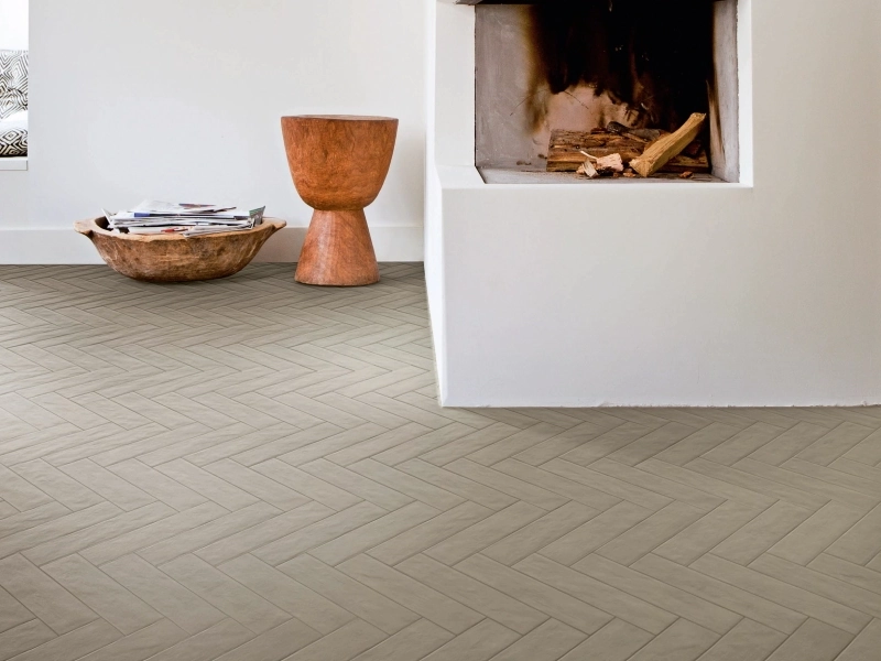 Gres Marazzi Bricco efekt cegła w minimalistycznym salonie