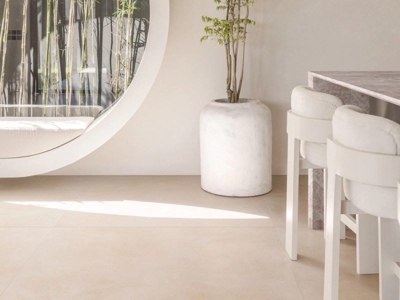 Gres porcelanowy Marazzi Slow terakota w luksusowym salonie