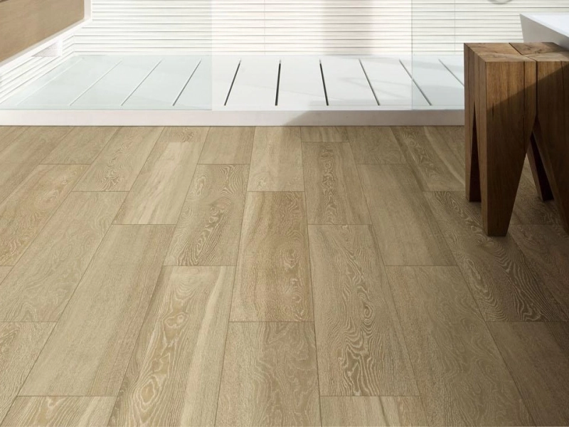 Marazzi Treverkview gres o efekcie drewna na podłodze w nowoczesnym domu
