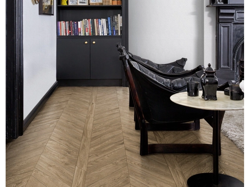 Gres Marazzi Vero efekt drewno w salonie w stylu contemporary