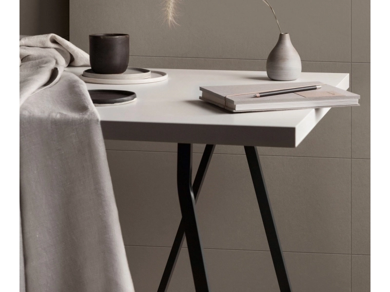Płytki Marazzi Colorplay efekt kolor w nowoczesnej aranżacji salonu
