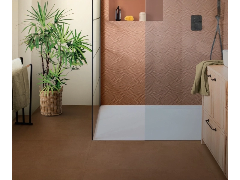 Płytki Marazzi Racconti efekt kamień naturalny w salonie z otwartą kuchnią