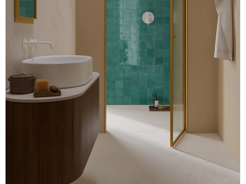 Płytki Marazzi Lume efekt cegła w minimalistycznym wnętrzu z naturalnym światłem
