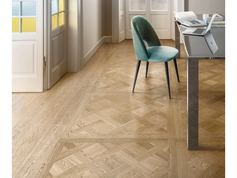 Gres porcelanowy Marazzi Intrecci drewno w minimalistycznym wnętrzu