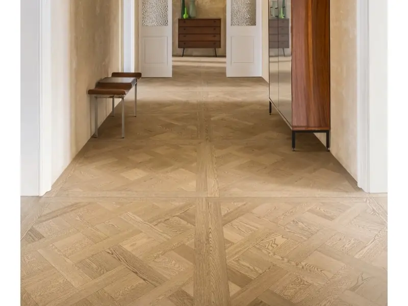 Gres porcelanowy Marazzi Intrecci drewno w luksusowym salonie