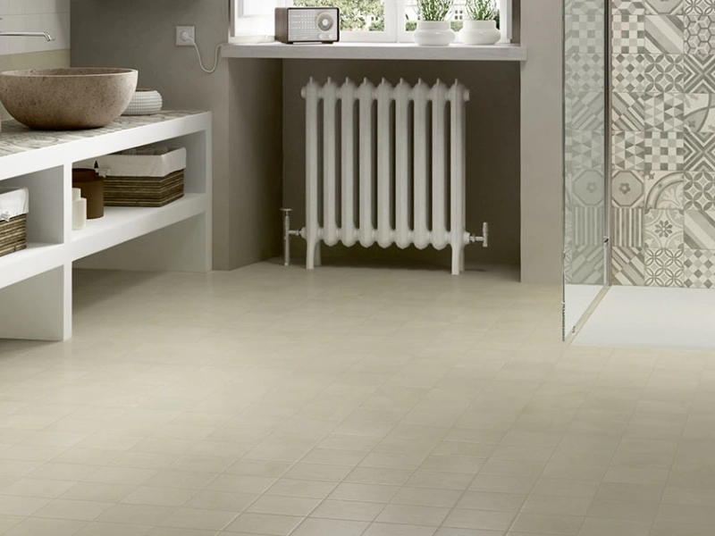 Gres Marazzi Block efekt beton w nowoczesnym salonie