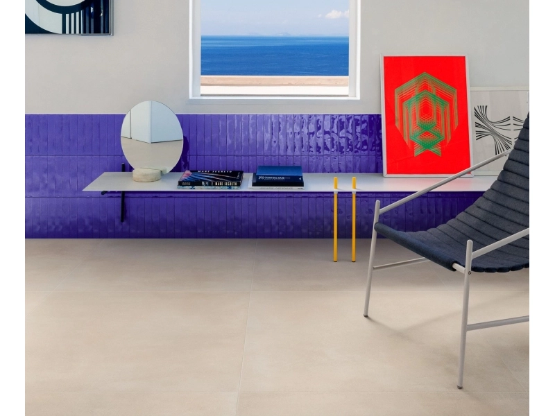 Płytki gresowe Marazzi Luz efekt cegła w nowoczesnym salonie z drewnianymi akcentami