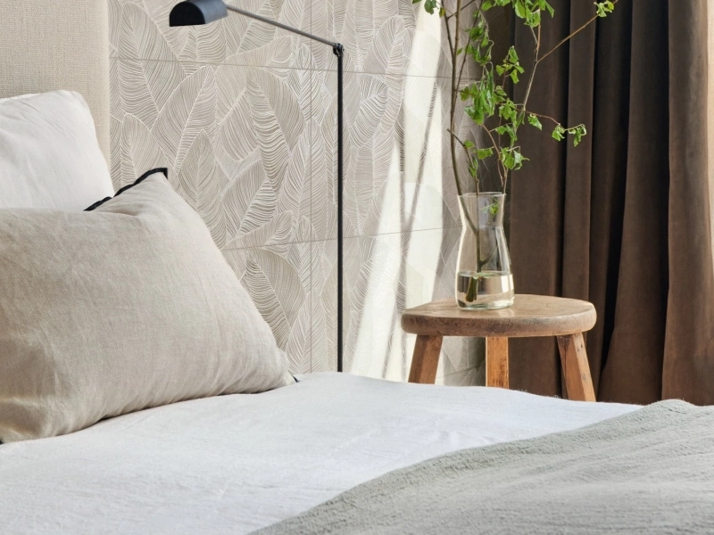 Płytki Marazzi Fabula Wall efekt marmur w nowoczesnej aranżacji salonu