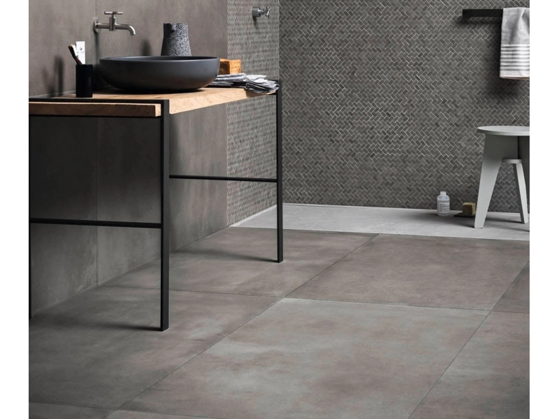 Gres porcelanowy Marazzi Powder beton w przestronnej strefie dziennej
