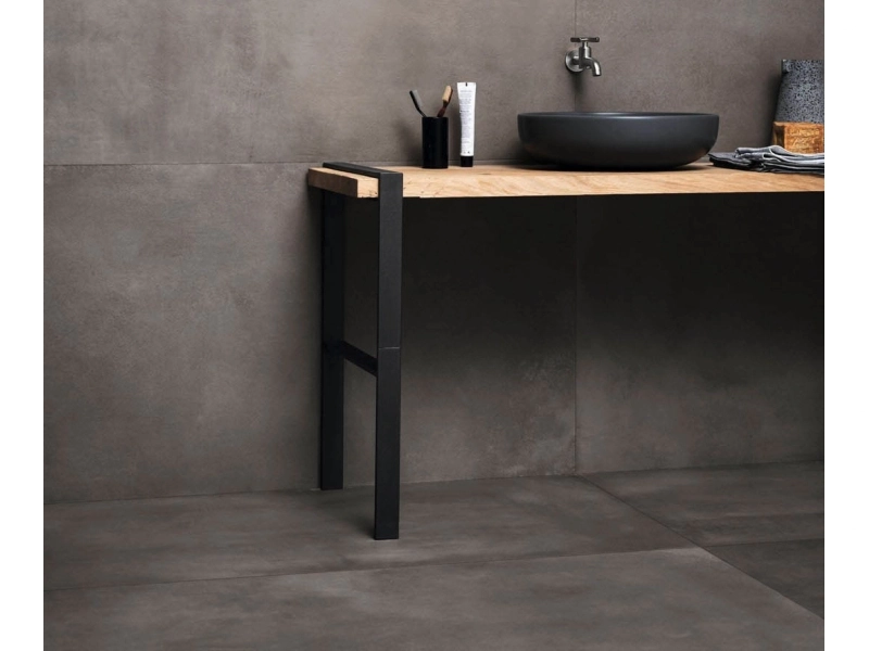 Gres Marazzi Powder efekt beton w minimalistycznym salonie