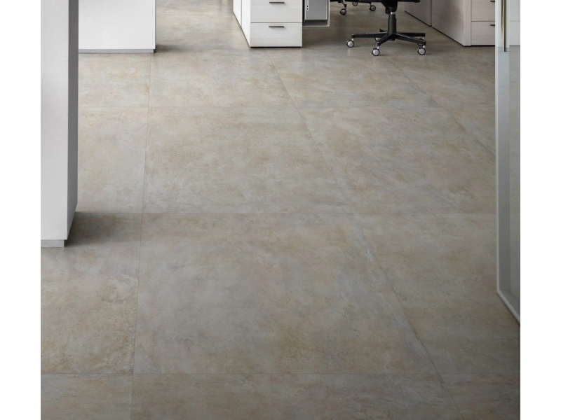 Gres Marazzi Plaza efekt beton w nowoczesnym salonie