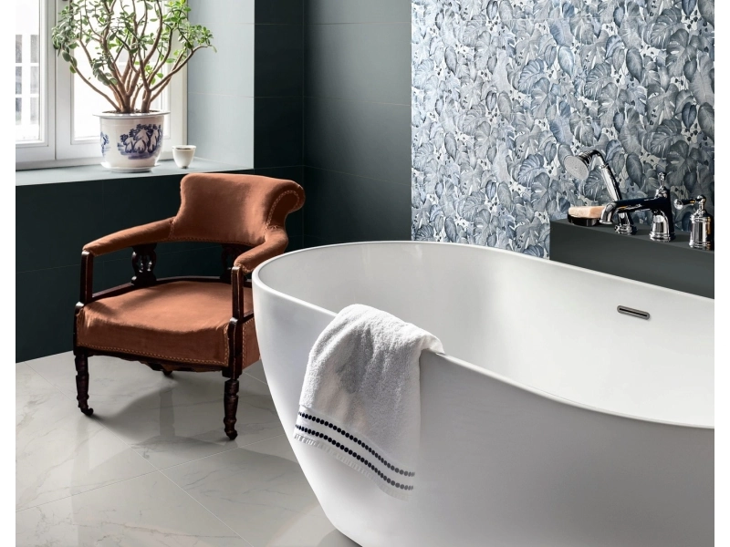 Marazzi Racconti gres o efekcie kamienia naturalnego na podłodze w nowoczesnym domu