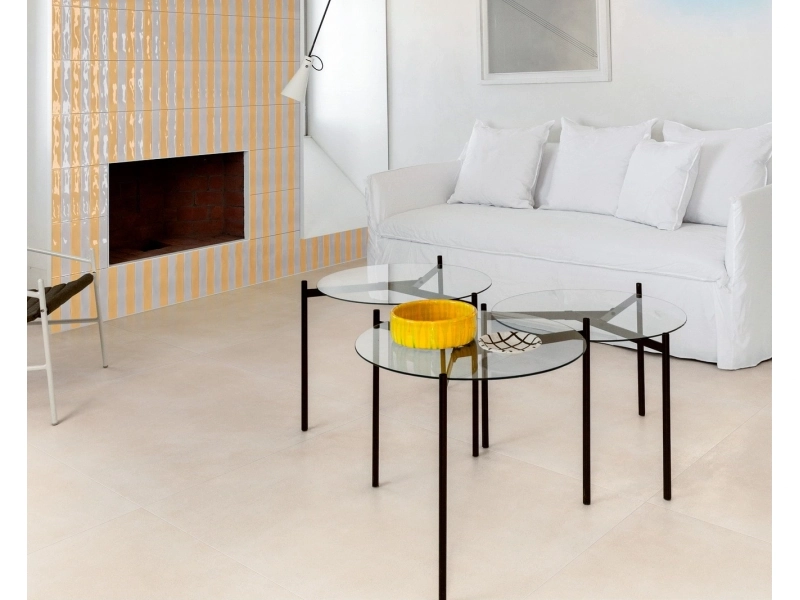 Marazzi Luz – gres imitujący cegłę w jasnym salonie w stylu skandynawskim
