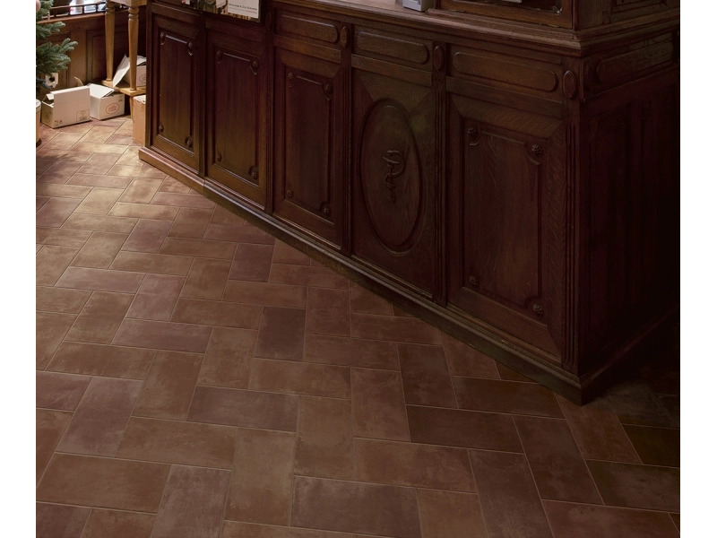 Wielkoformatowy gres Marazzi Cotti D'italia efekt terakota w eleganckiej strefie dziennej
