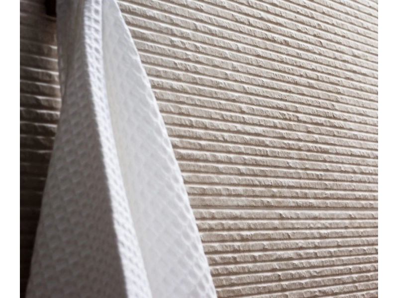 Gres porcelanowy Marazzi Stone_art kamień naturalny w minimalistycznym wnętrzu